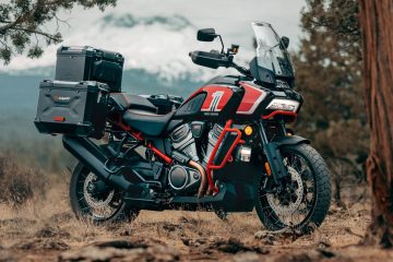 У 2023 році моделі CVO Street Glide і CVO Road Glide представляють сміливий новий напрямок для платформи Harley-Davidson Grand American Touring, надзвичайну продуктивність силового агрегату Milwaukee-Eight 121 VVT і передову підвіску та інформаційно-розважальні технології на базі операційної системи Skyline. Обидві моделі 2024 року оснащені всіма цими новими функціями та обладнанням і пропонуються в нових захоплюючих кольорах.