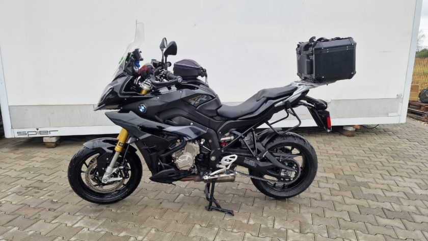 BMW S1000XR