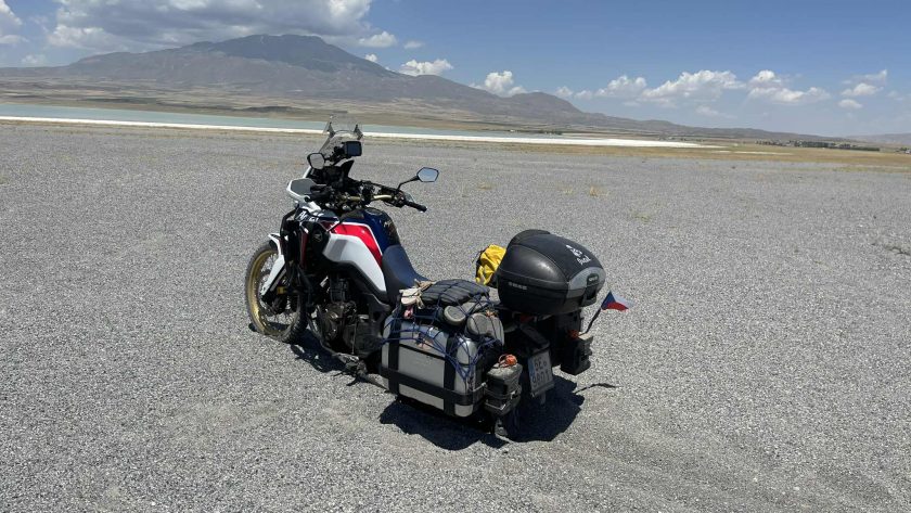 Два тижні в сідлі на Honda Africa Twin: на чай під Араратом